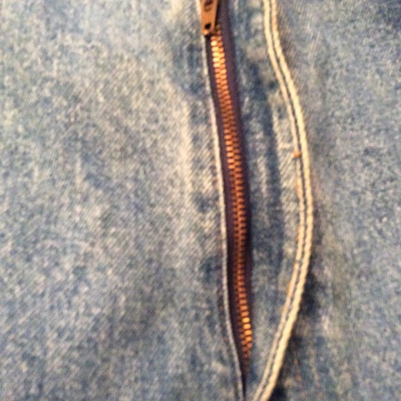 Levis Men’s Relaxed Fit Medium Wash Jeans 42/30 - Picture 7 of 8